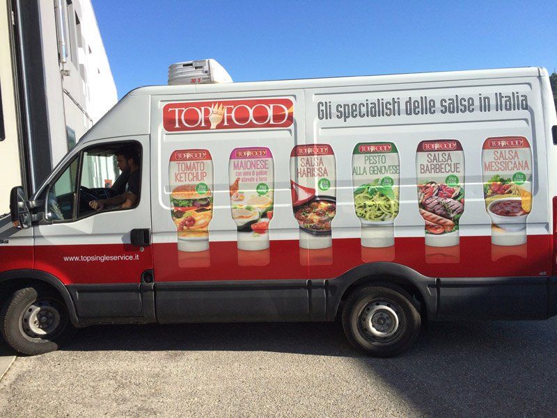 Pubblicità su un furgone