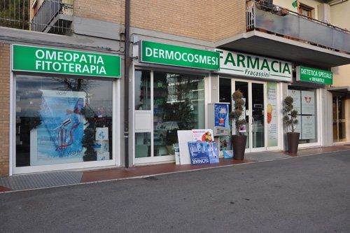 Insegne per una farmacia