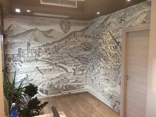 Parete interna con stampa grafica