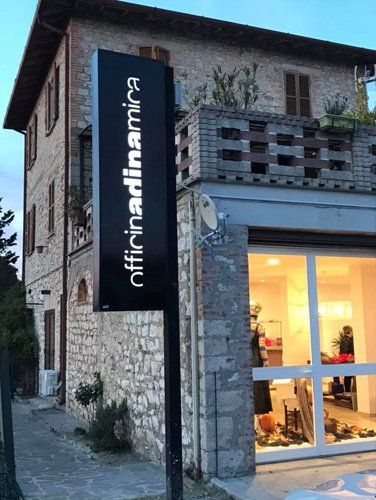 Insegna di un'officina