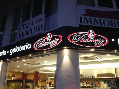 Vetrofania per una gelateria