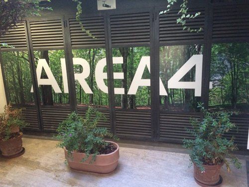 Vetrofania per un ufficio commerciale