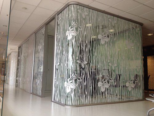 Vetrofania per un'attività commerciale