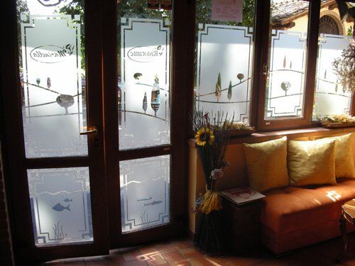 Vetrofania per un locale