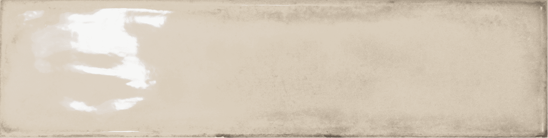 Warm cream ceramic tile from the Splendours series, ideal for wall applications