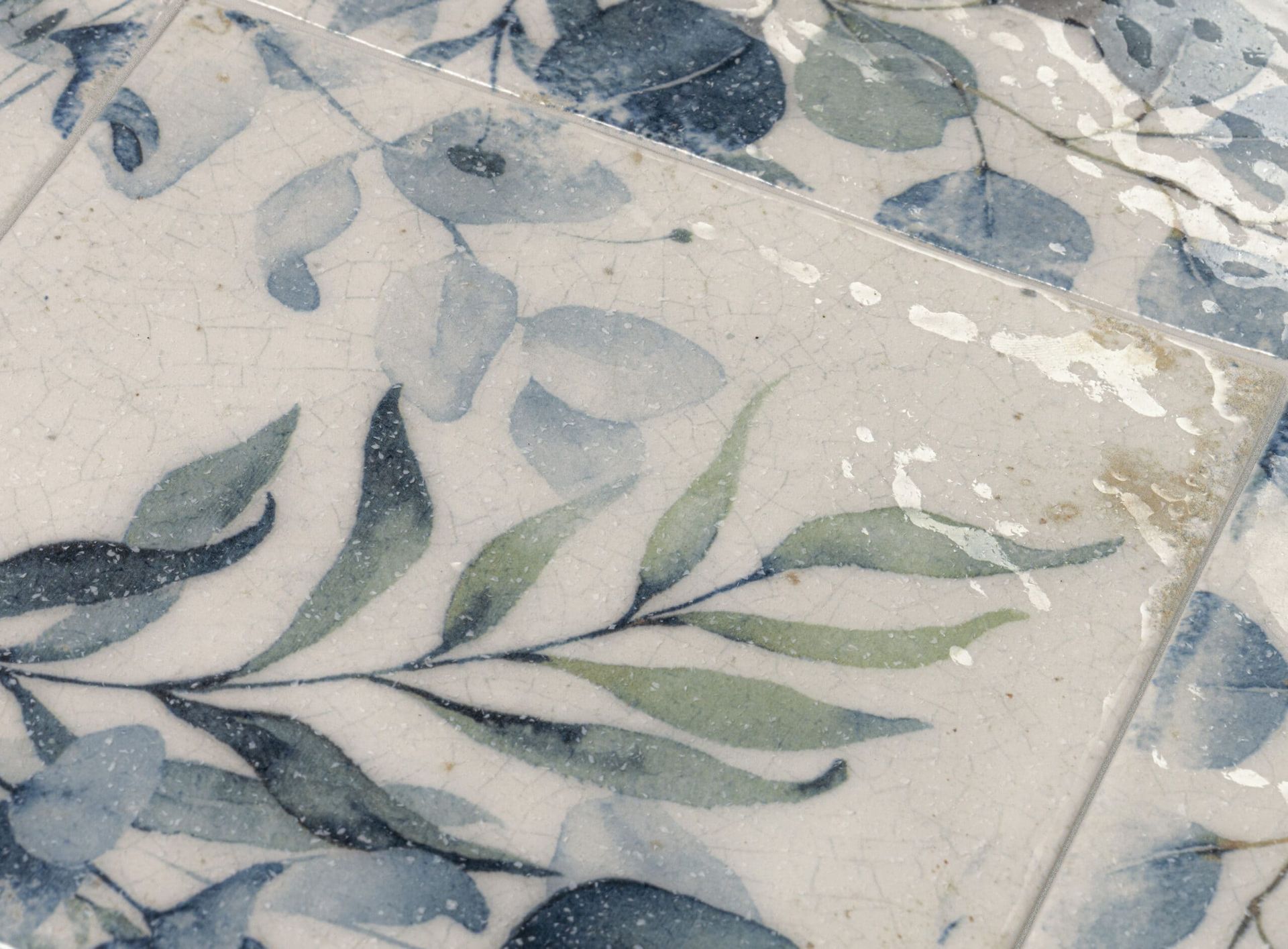 Garden-look tile from Mayolica collection for rustic and refined interiors
