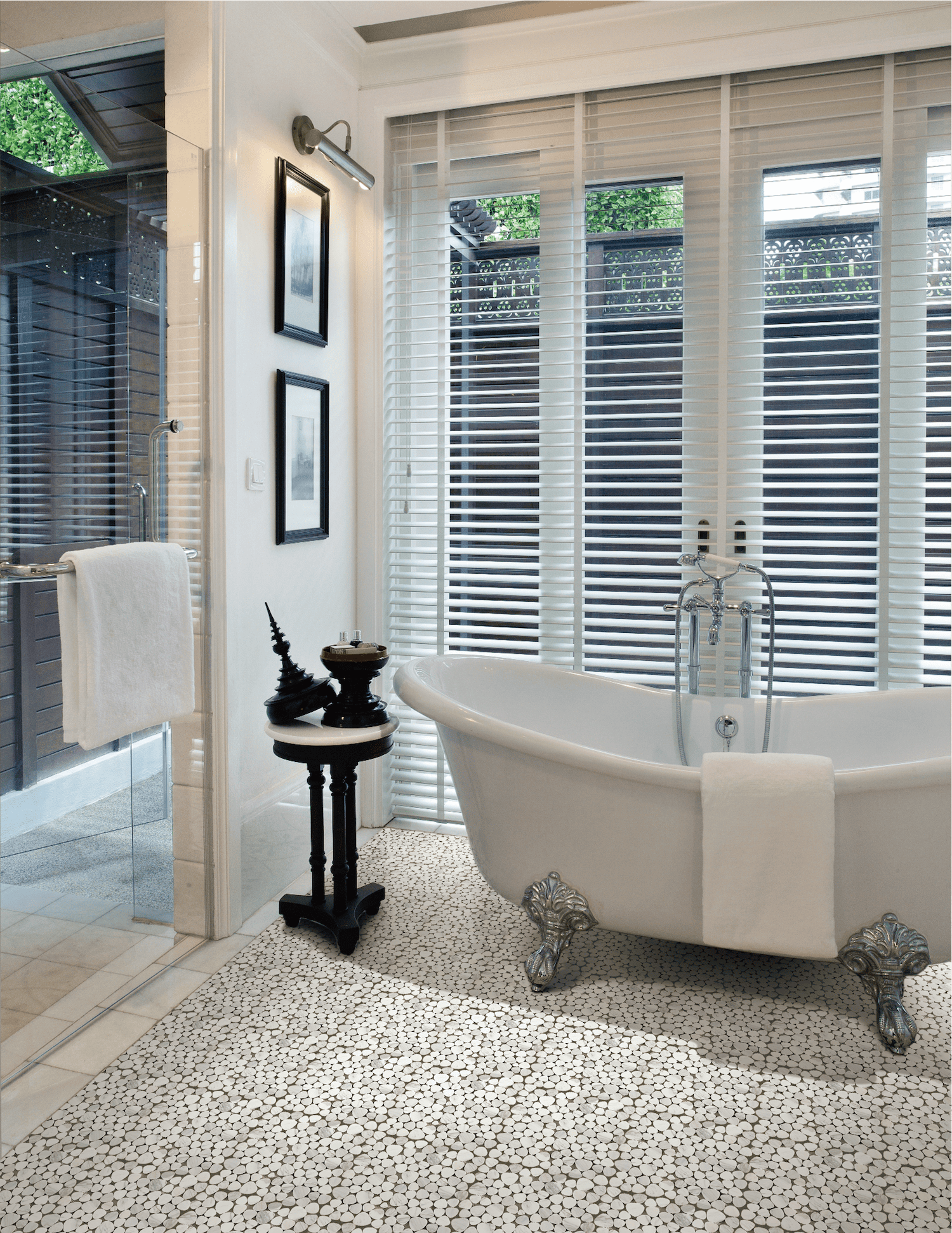 White Hearts Marble mosaic tile showcasing heart-shaped white marble pieces, adding a romantic touch to bathroom.