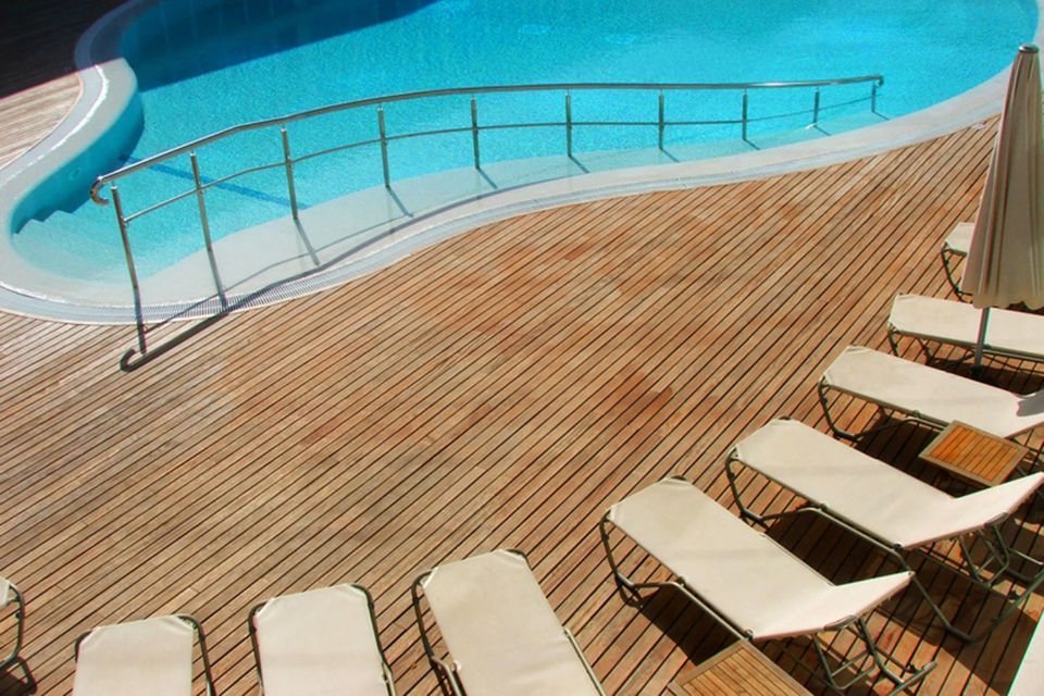 pavimenti in legno per area relax esterna