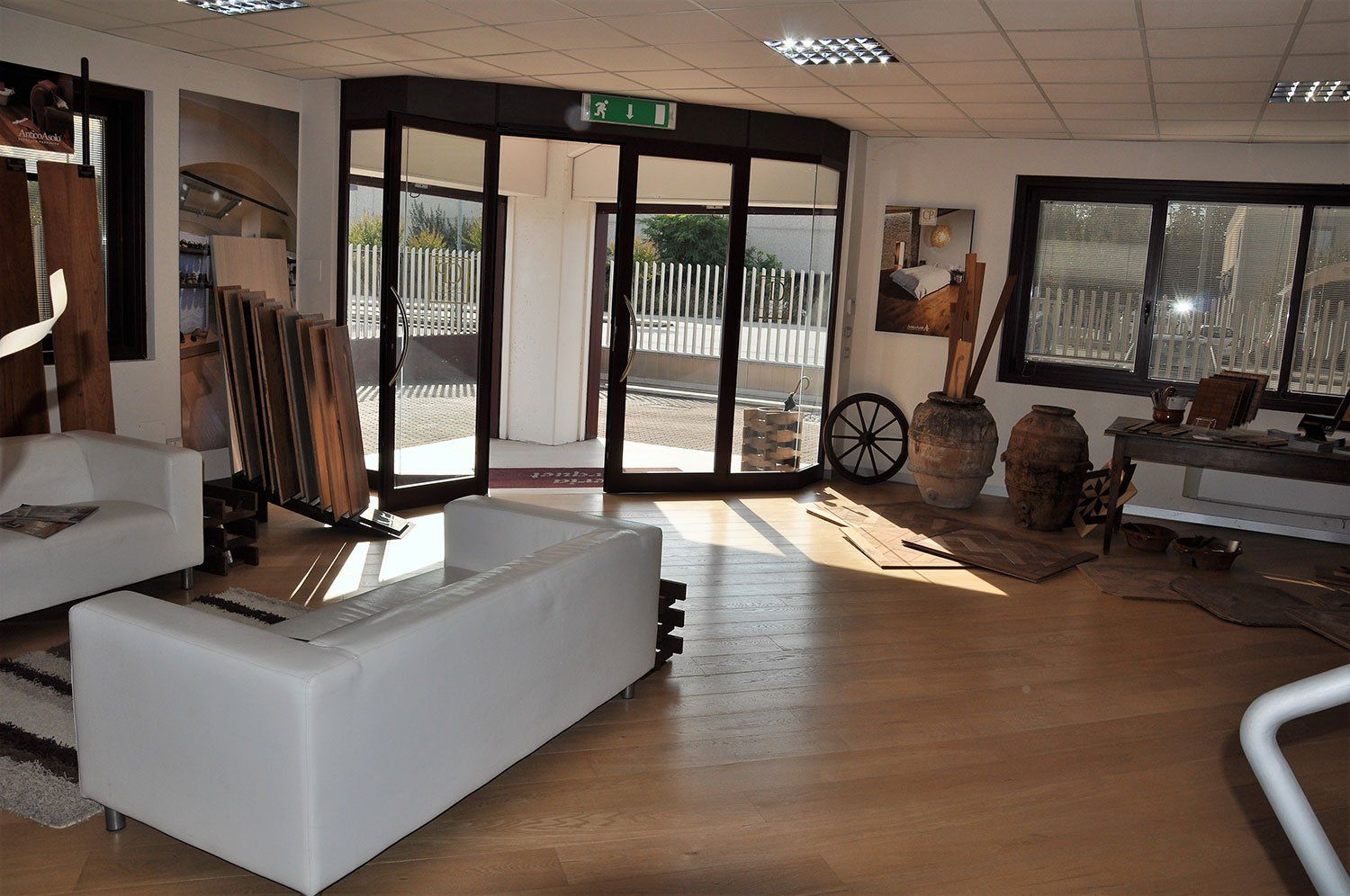 esposizione di parquet per salotto