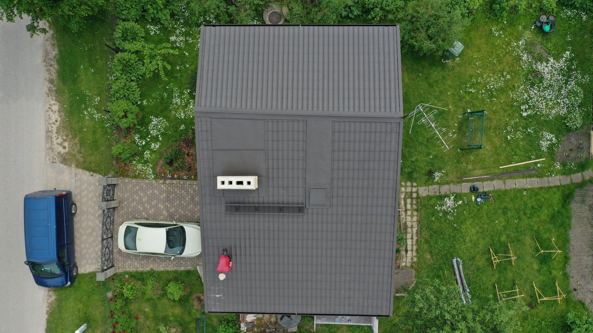 ieklāt jumtus, jumtu maiņa, nomaiņa, jumtu kausēšana, pārkausēšana