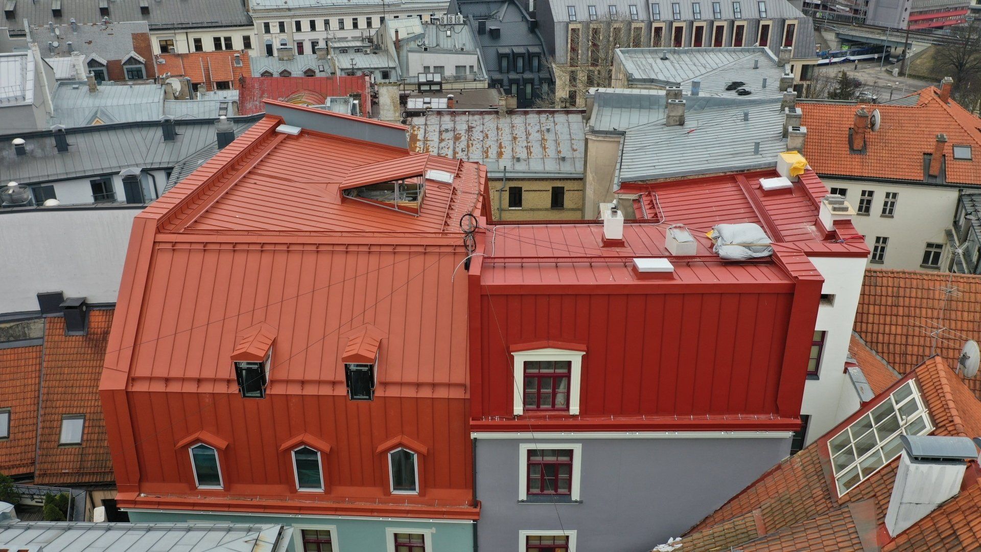 Uzkausējamo ruļļmateriālu ieklāšana. Jumtu siltināšana, jumta siltināšana, siltināt jumtu