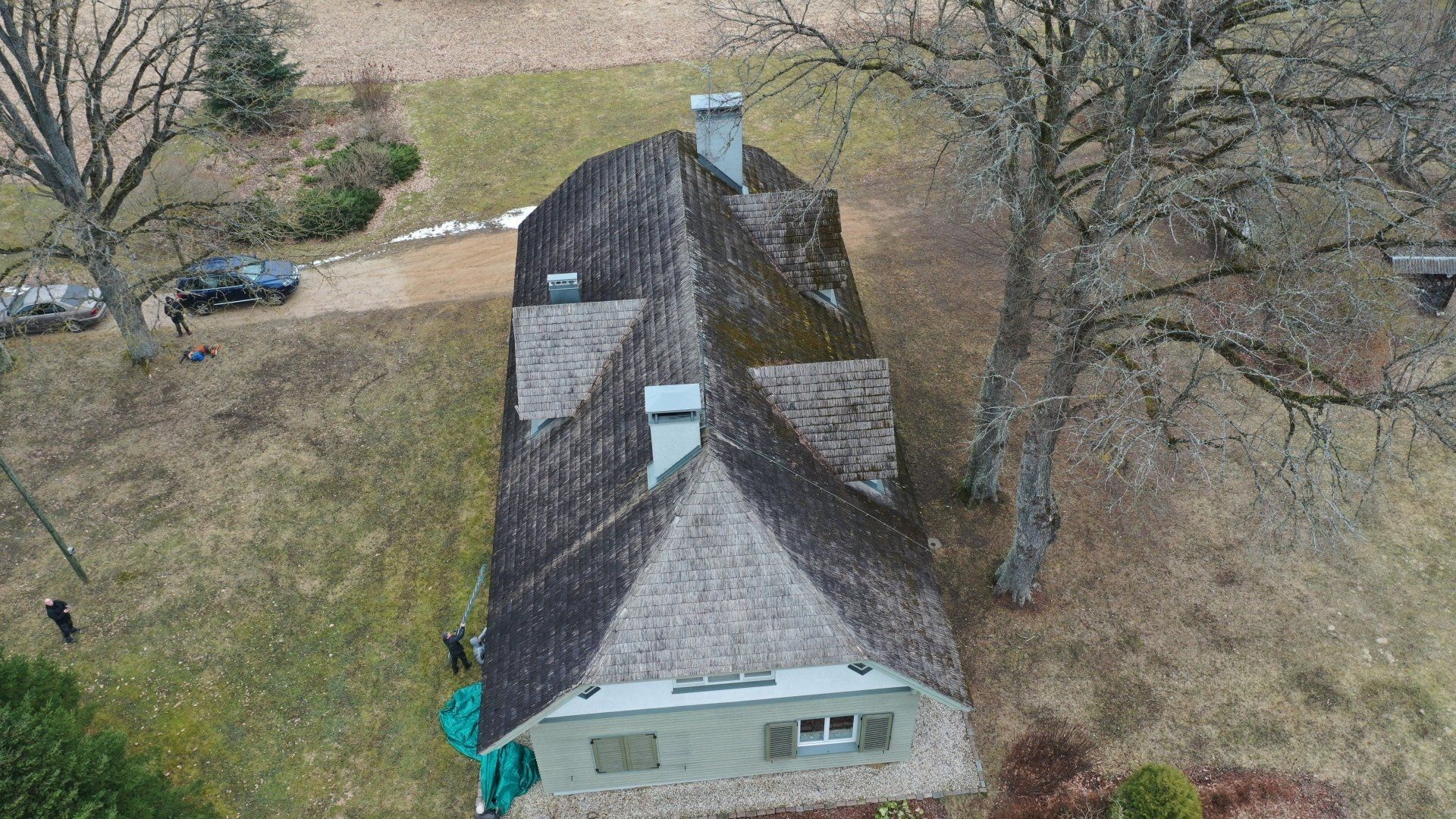 Skārdnieku darbi. Plakano jumtu ieklāšana. Jumtu remonts