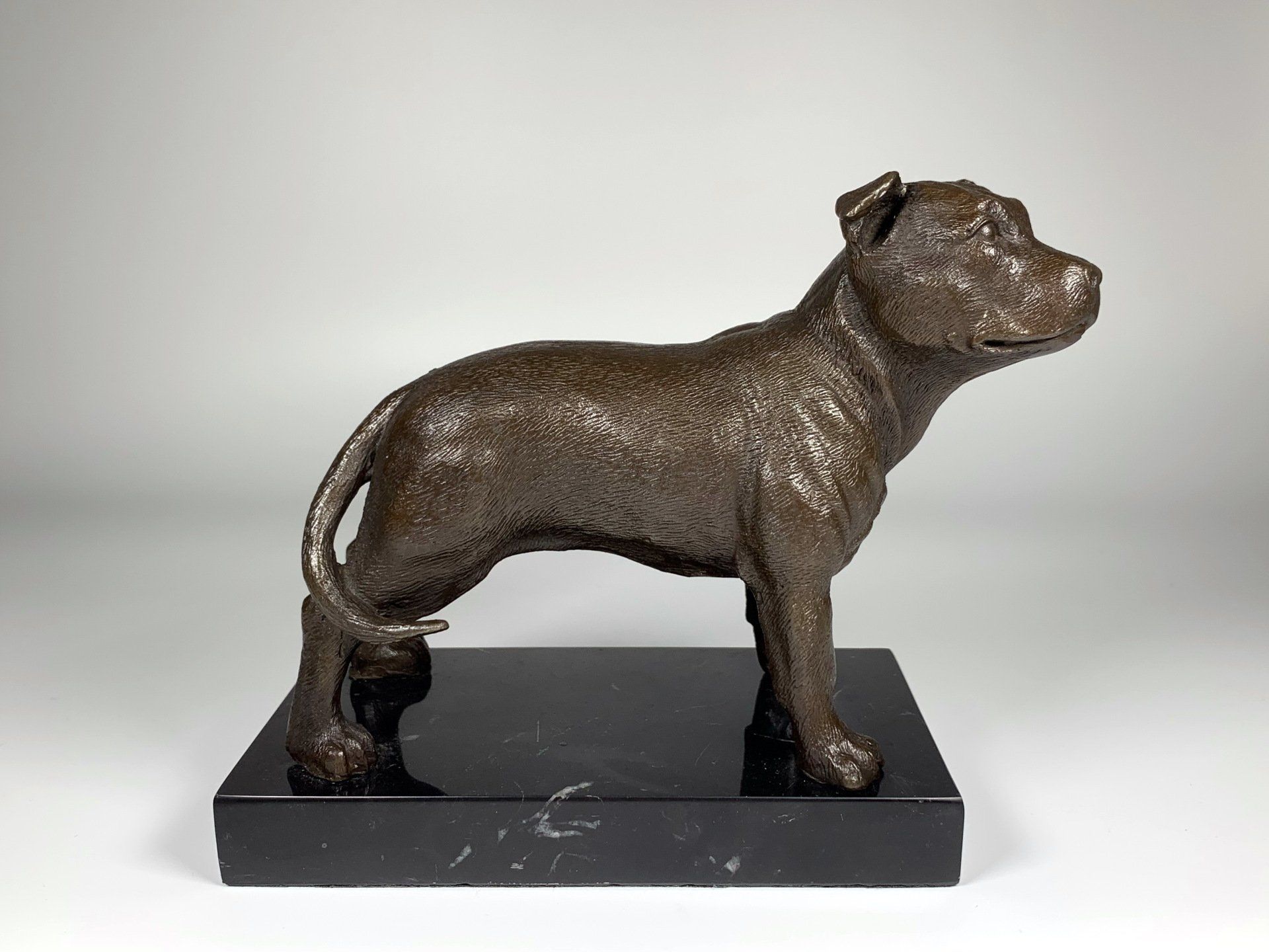 SBT Fun Vintage Bronze on Marble