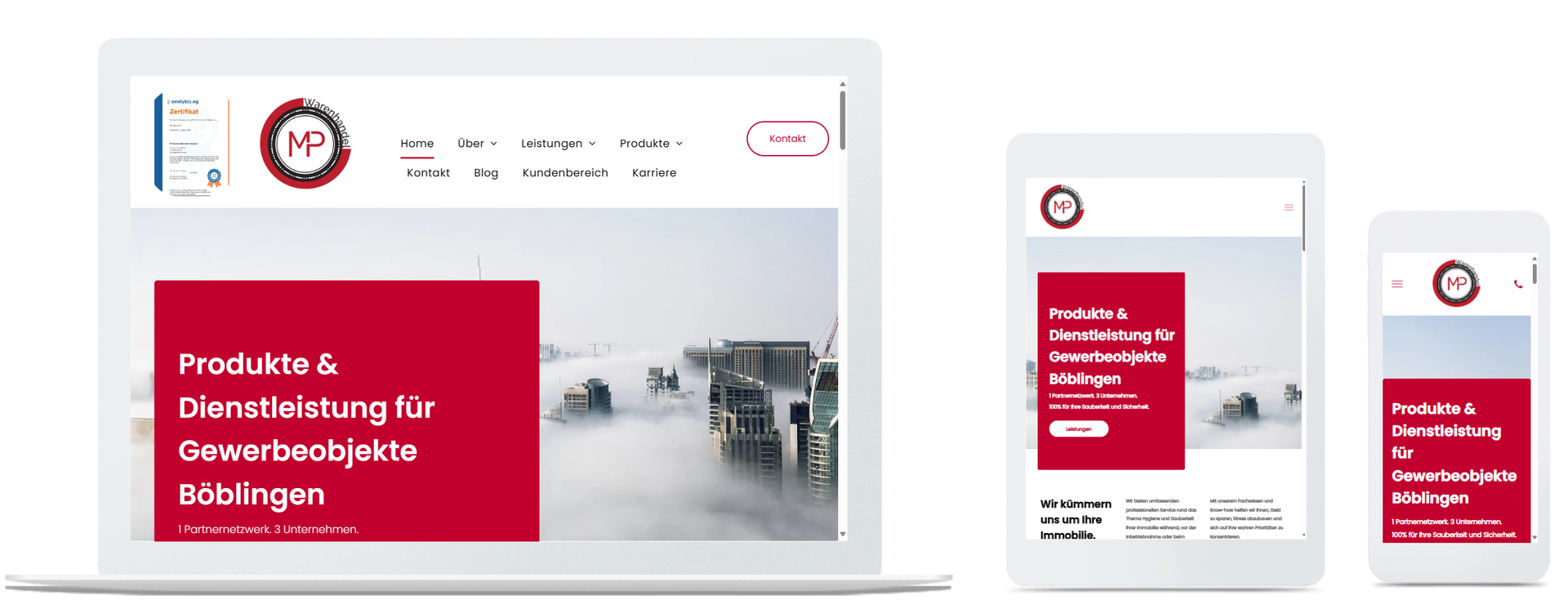 Ein Laptop, ein Tablet und ein Mobiltelefon, auf denen eine Website angezeigt wird