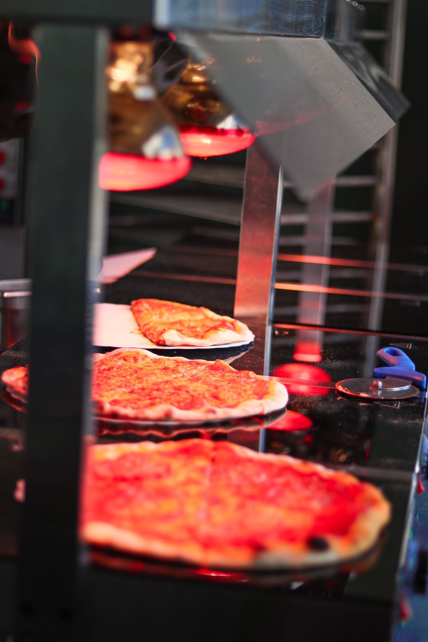 Food Line festivalcatering stand met vers belegde pizza's en meer