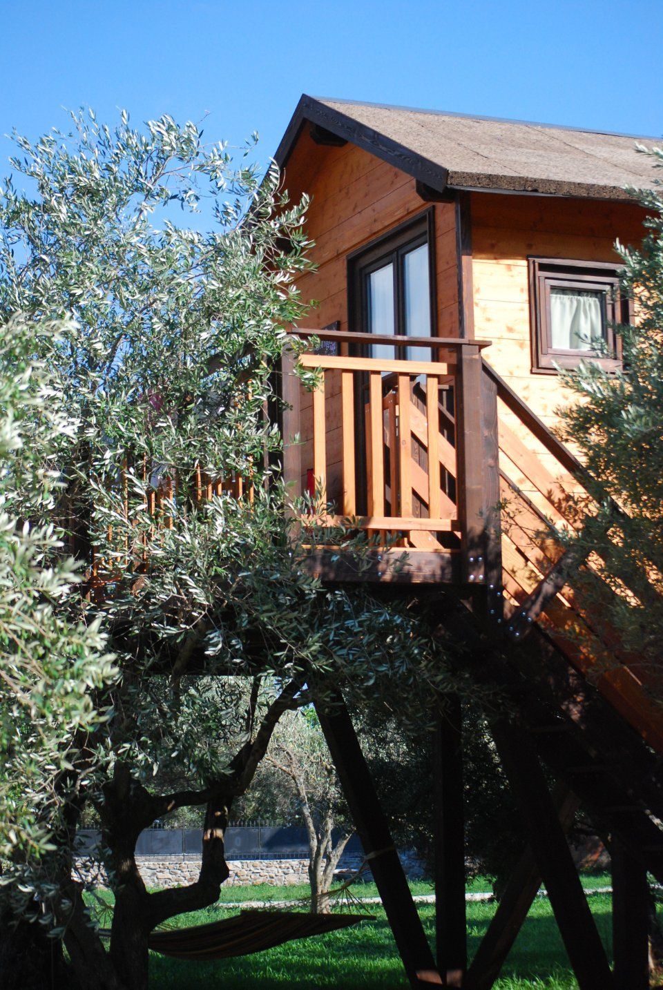 camera con vista piscina