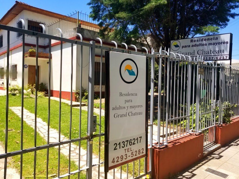 Hogar para adultos mayores Grand Chatteau vista Exterior