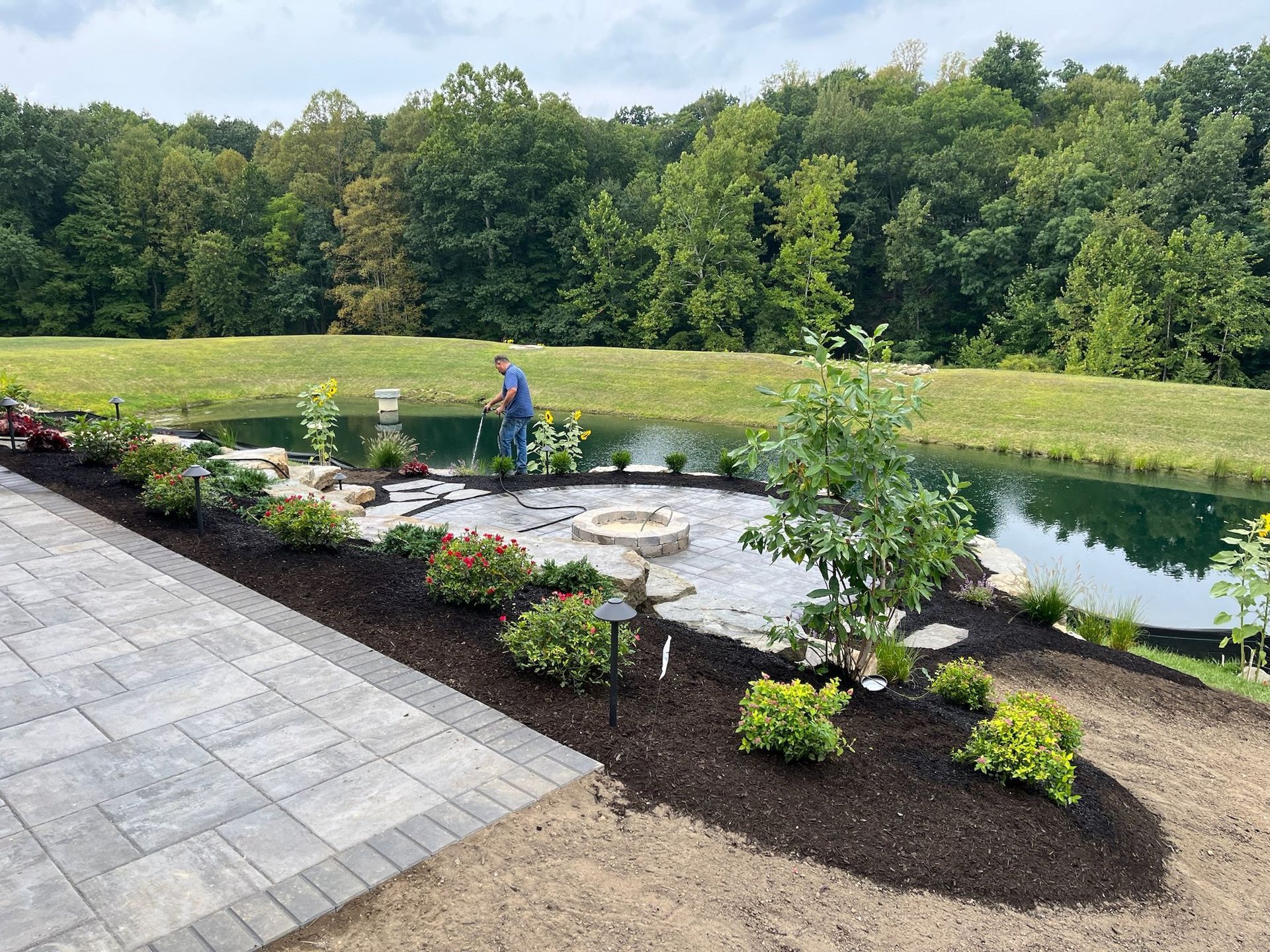 landscaping contractor