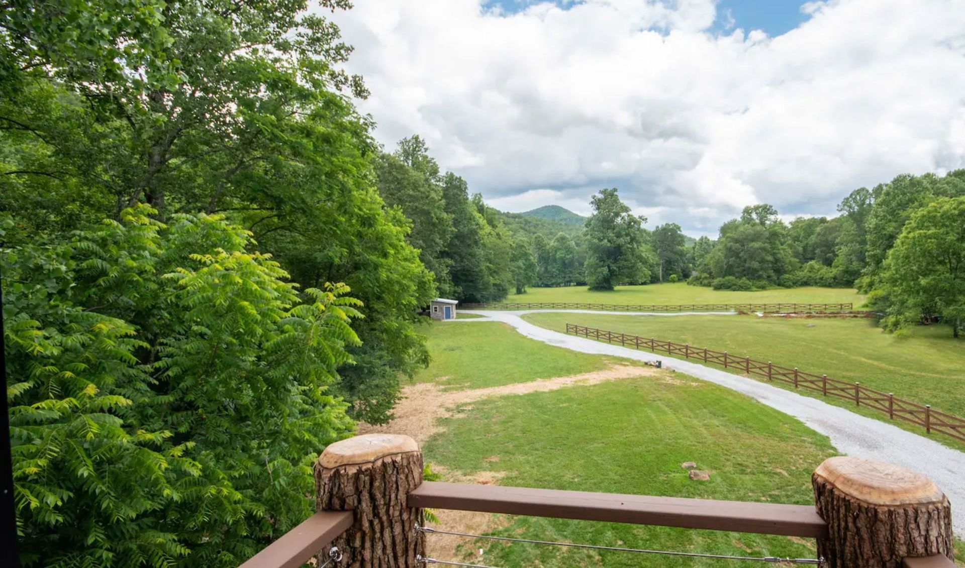 eagles-nest-view-of-yard