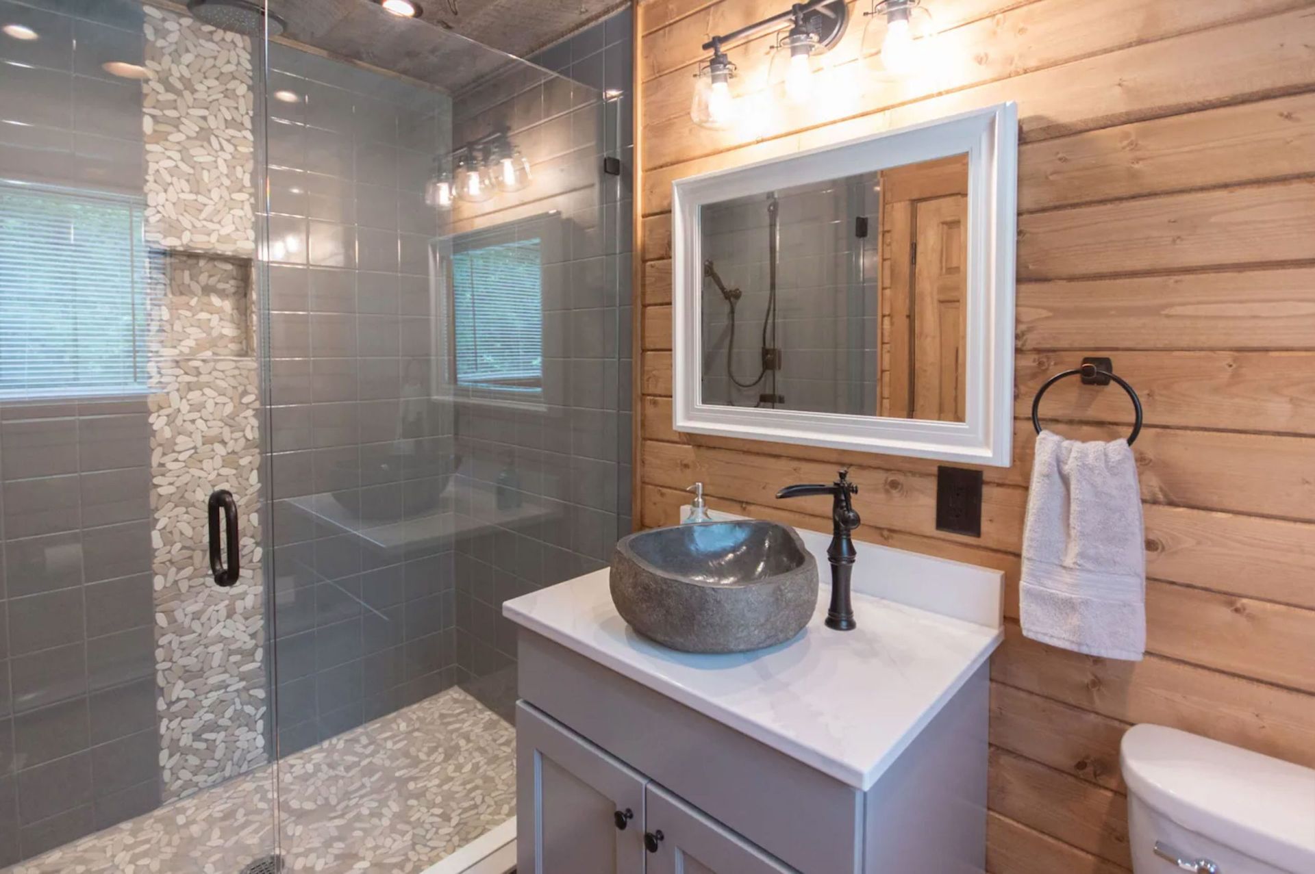 eagles-nest-bathroom