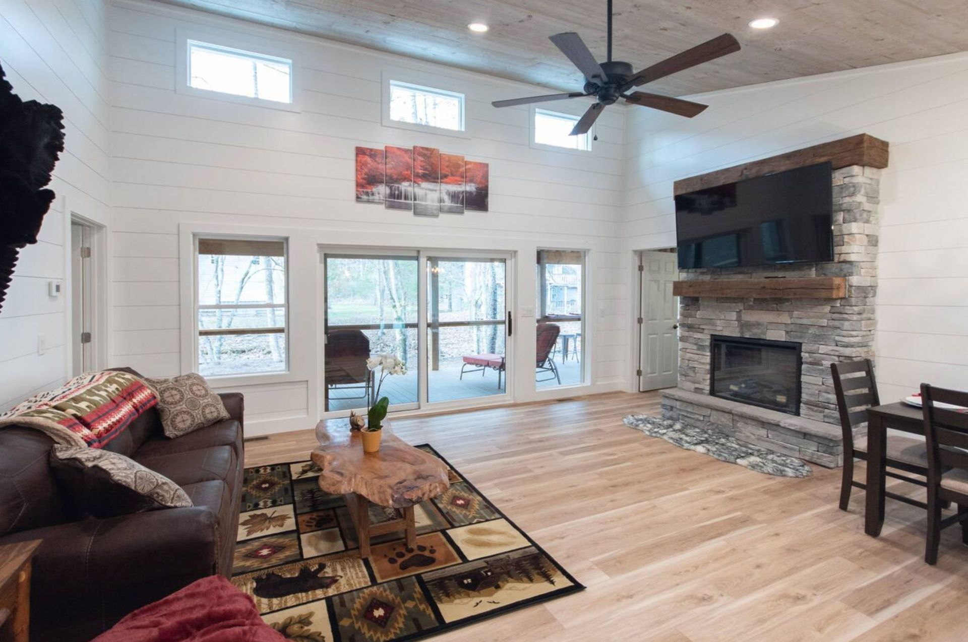 great-room-at-waters-edge