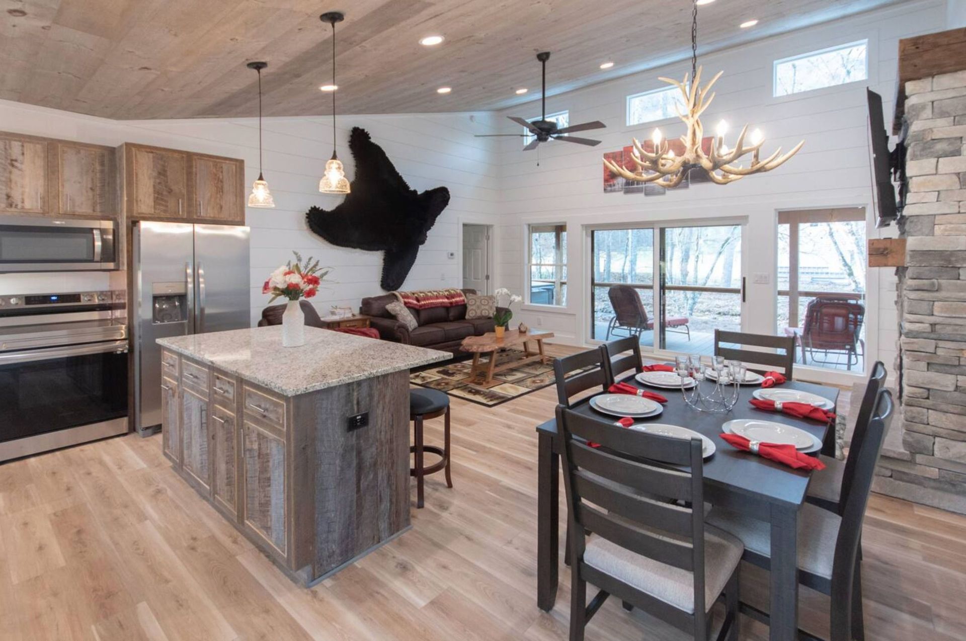 great-room-at-waters-edge