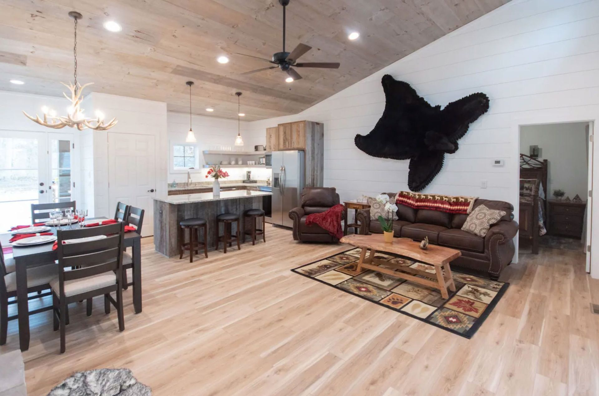 great-room-at-waters-edge