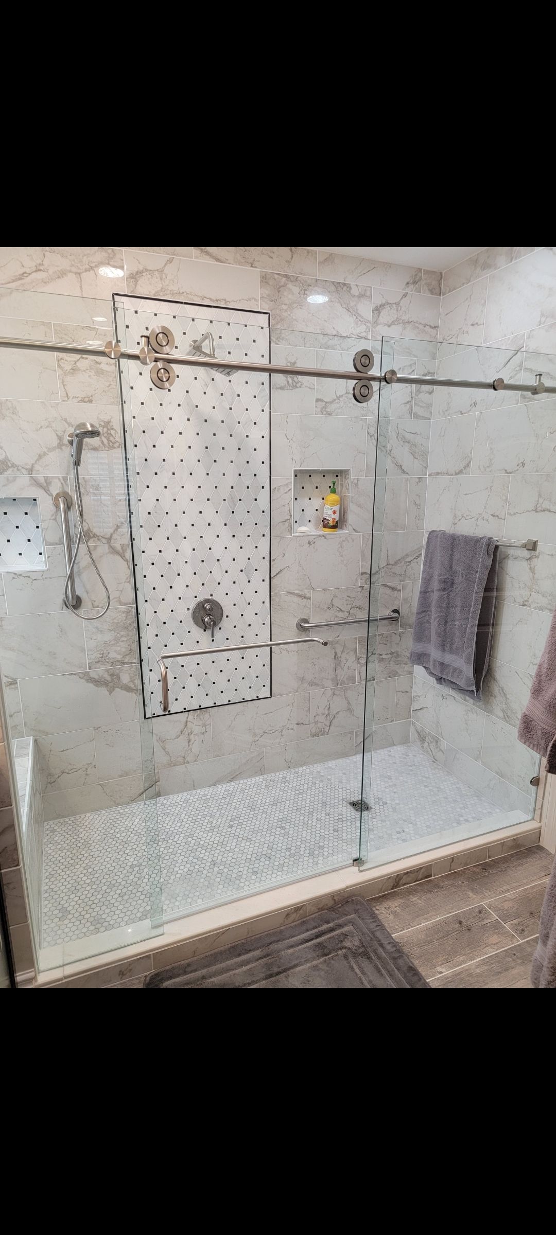 shower with multiple shower sprays