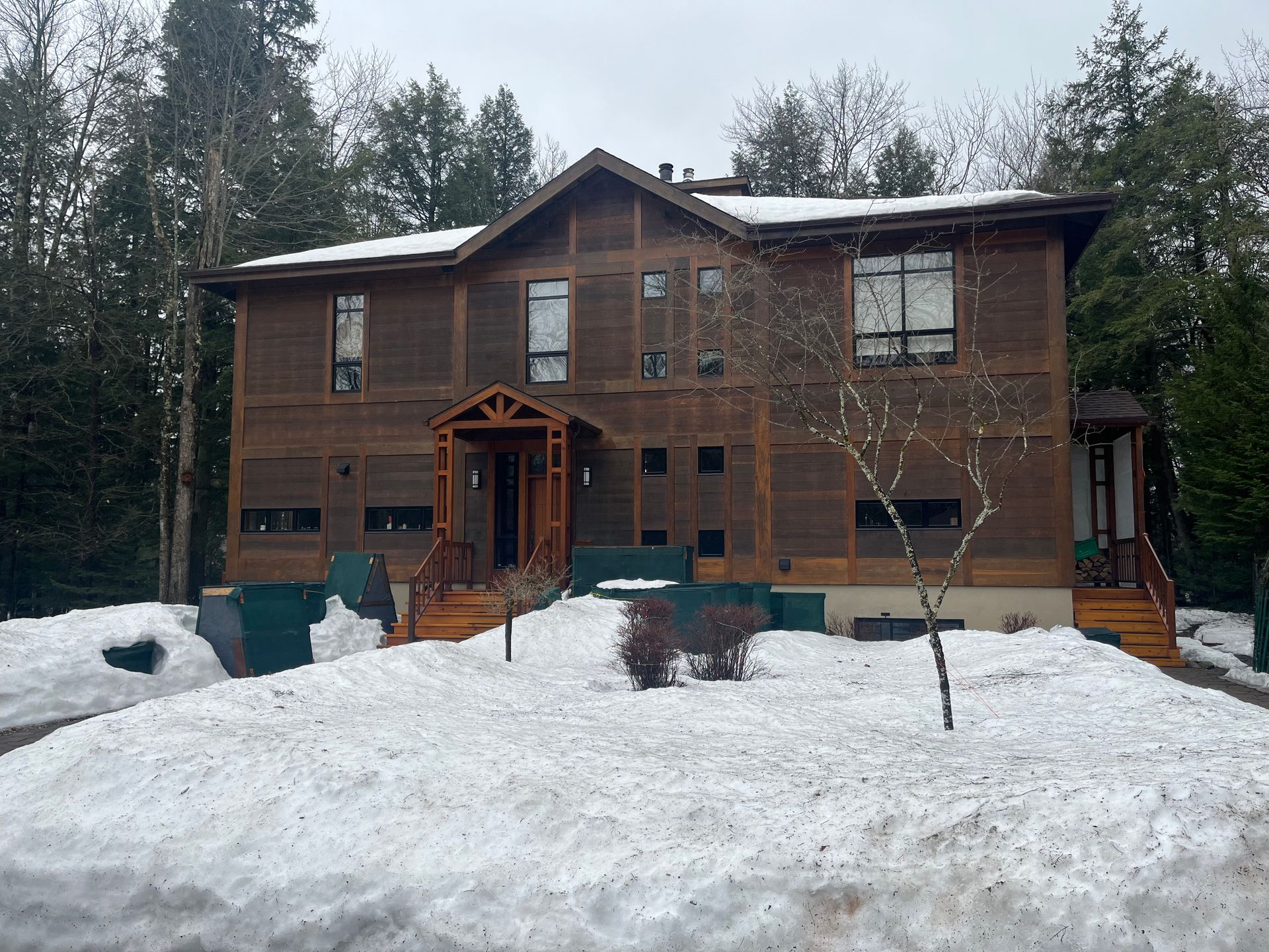 Teinture de bois rond équipement spécialisé entretien bois rond
