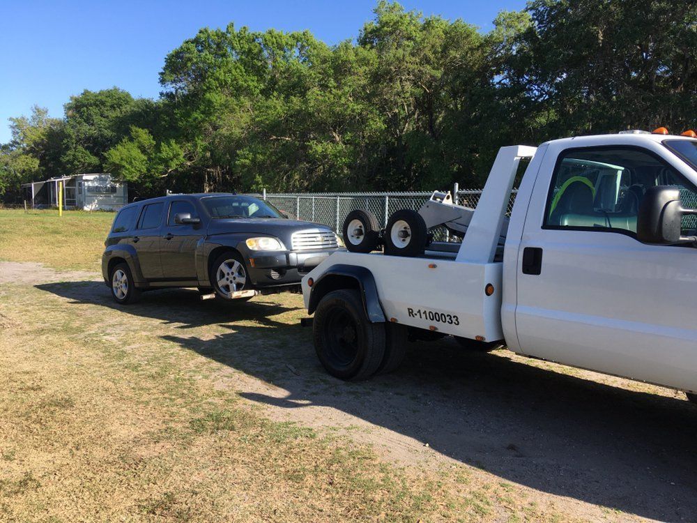 Corey's Towing Gallery Photo