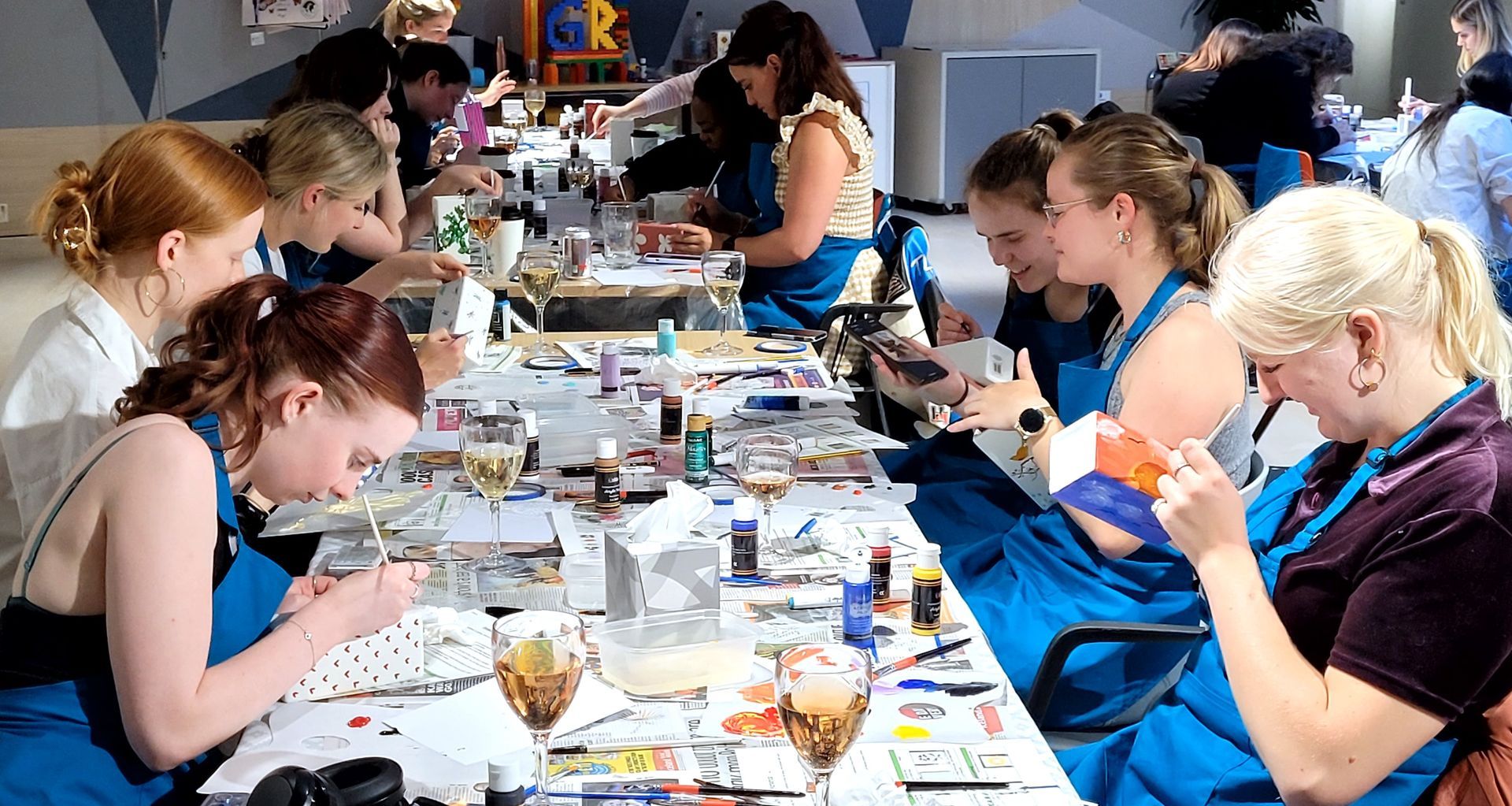 The Columbus cube challenge - in-person team building In-person team building workshop