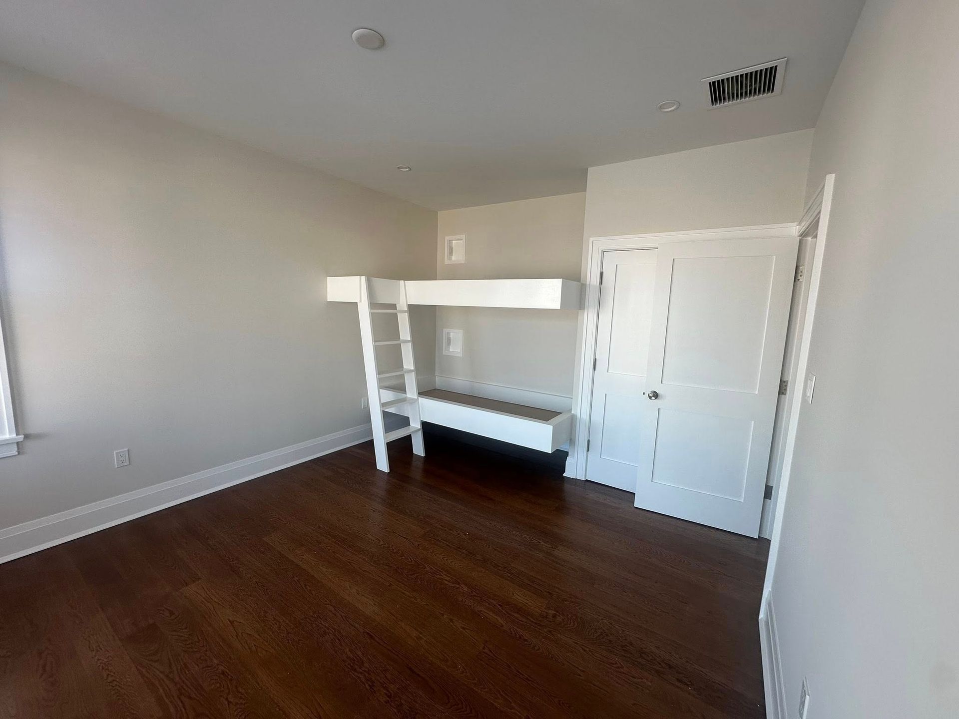 Best LBI painter custom home builder House Painter SPG Paint and Stain Stafford Township popcorn ceiling repair, Long Beach Island, Barnegat Light Manahawkin Beach Haven West, Harvey Cedars, Ship Bottom, NJ powerwash, epoxy garage ,Waretown, Loveladies