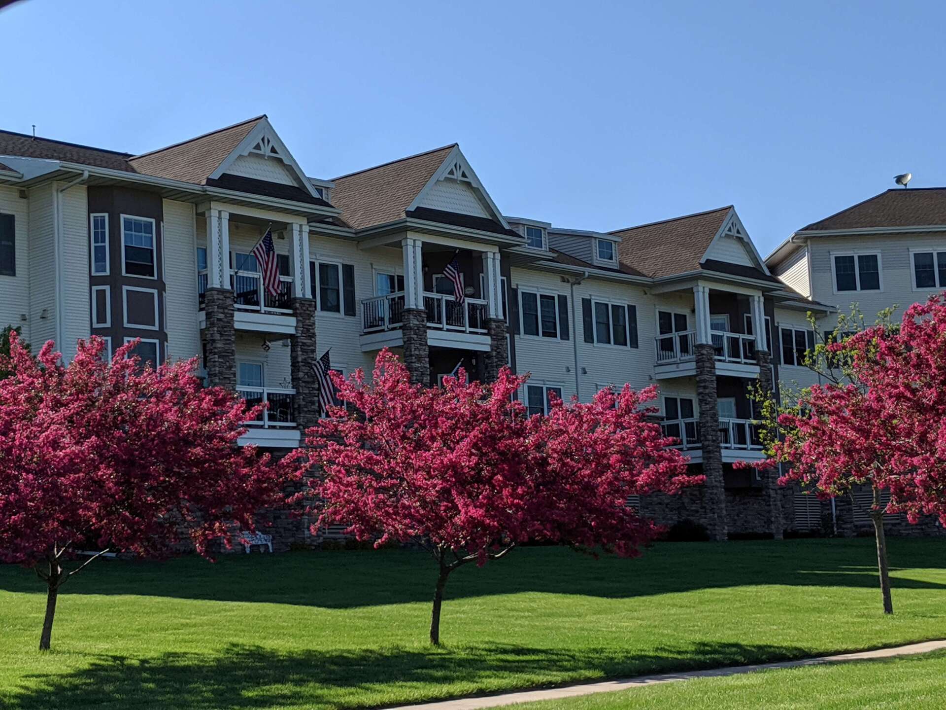 Outside view of Landmark Commons 55+ Community