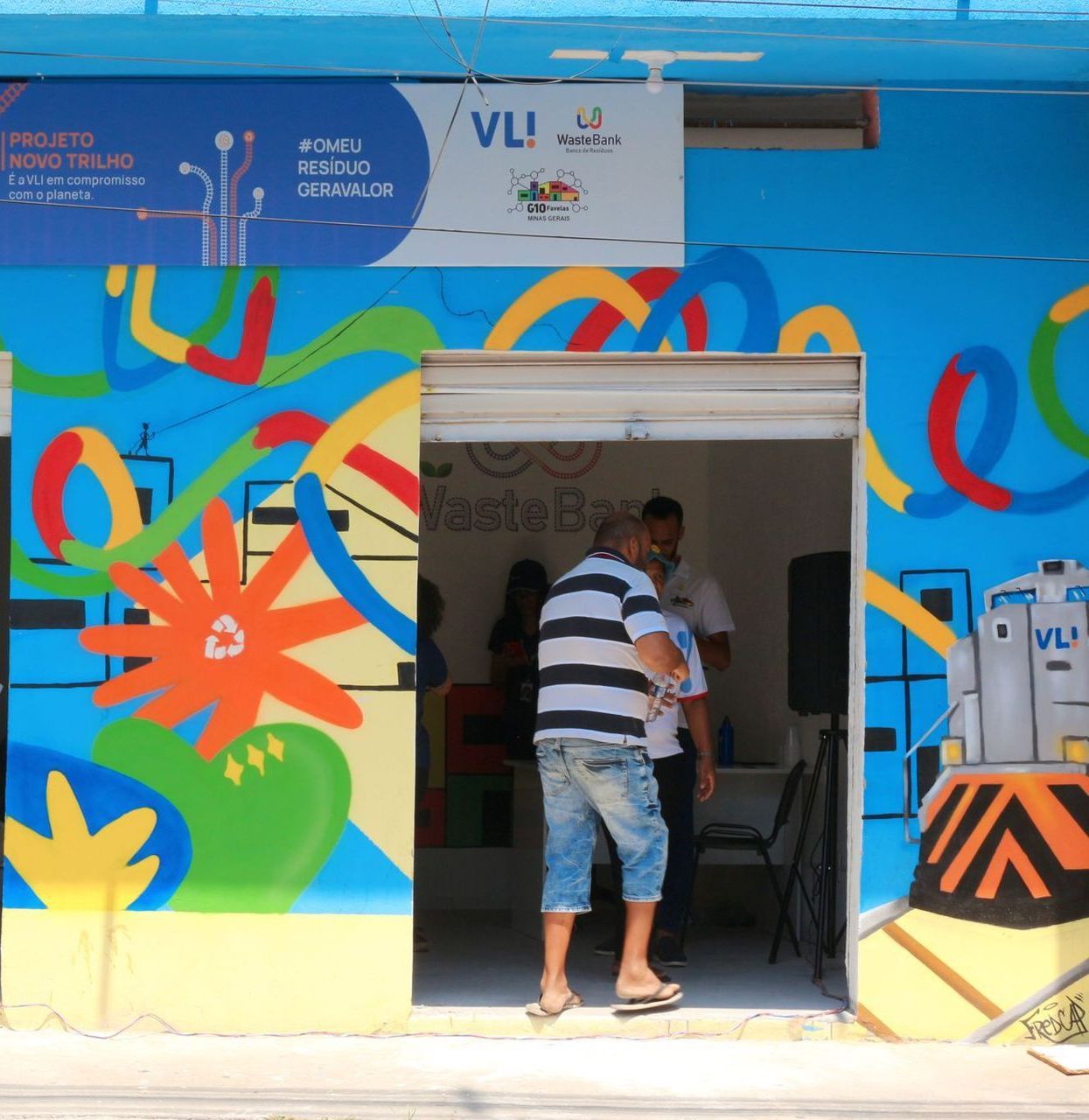 fachada espaço novo trilho wastebank em formiga