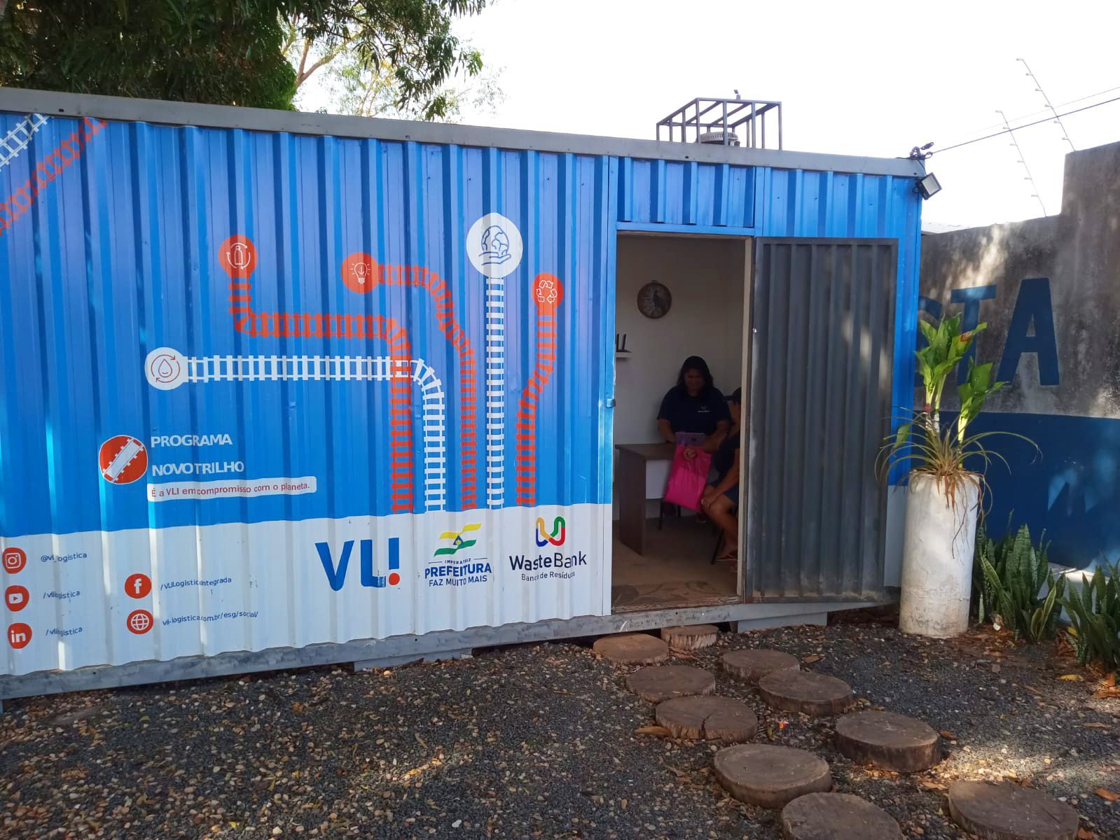 fachada espaço novo trilho wastebank em imperatriz