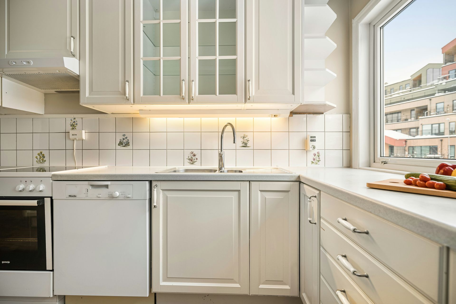 Full-Service Custom Kitchen Custom Cabinet renovation remodeling installation in Vancouver, BC