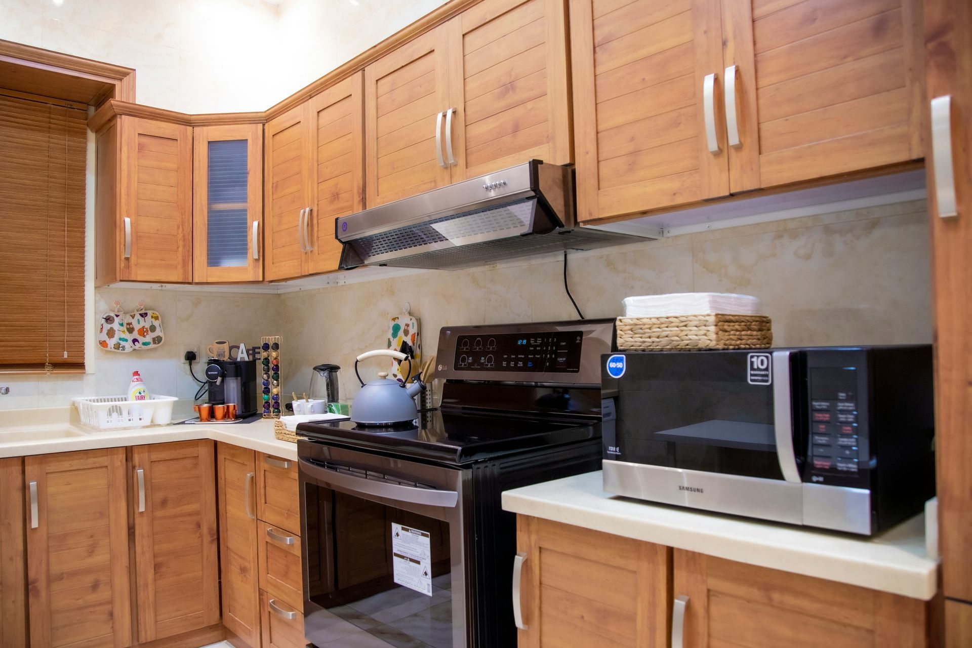 Full-Service Custom Kitchen  Custom Cabinet  renovation remodeling installation in Vancouver, BC