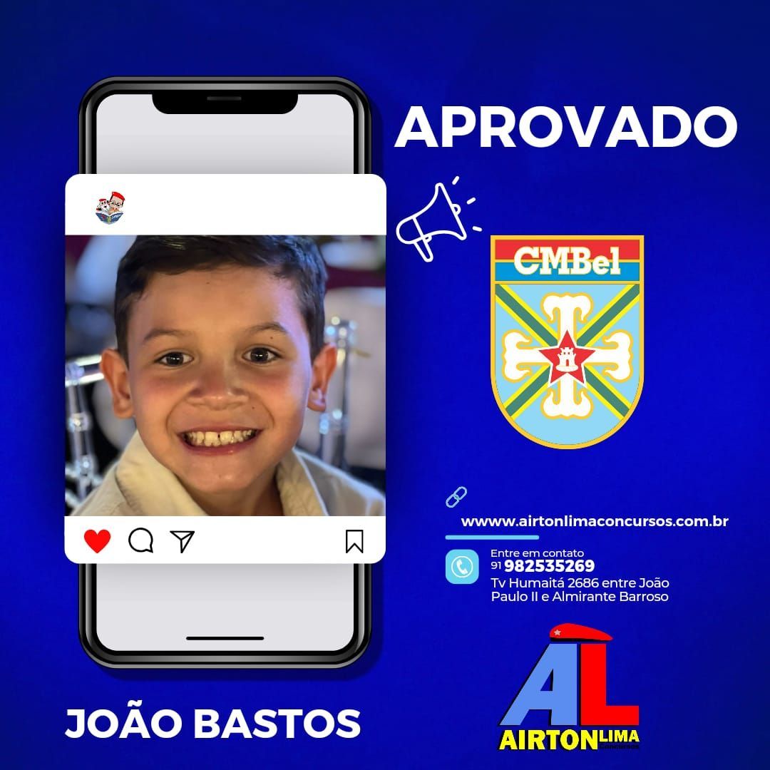 Um menino sorrindo na tela de um celular, 