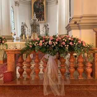 bouquet di fiori per chiesa