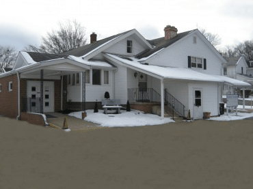 The front entrance of the Swigart-Easterling Funeral home.