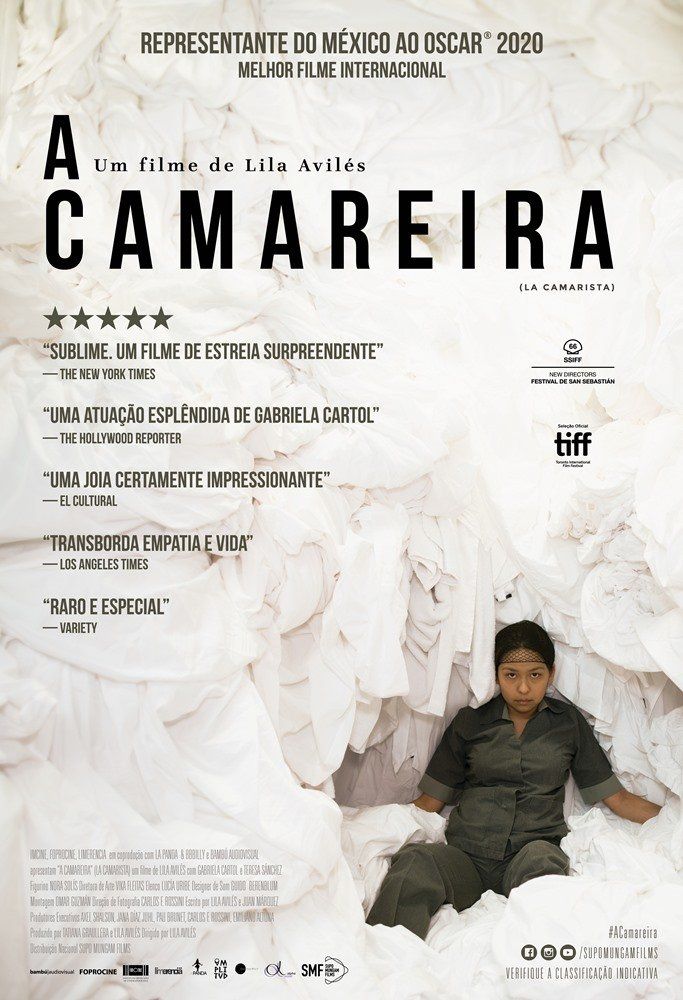 Cartaz de um filme chamado camareira com um menino deitado na cama.