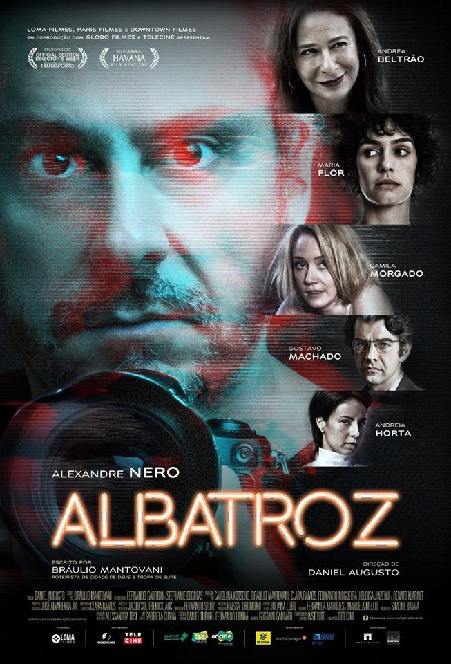 Um pôster do filme Albatross com um homem segurando uma câmera.
