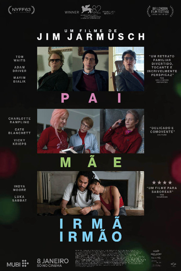 Um homem e uma mulher caminham por uma rua estreita.