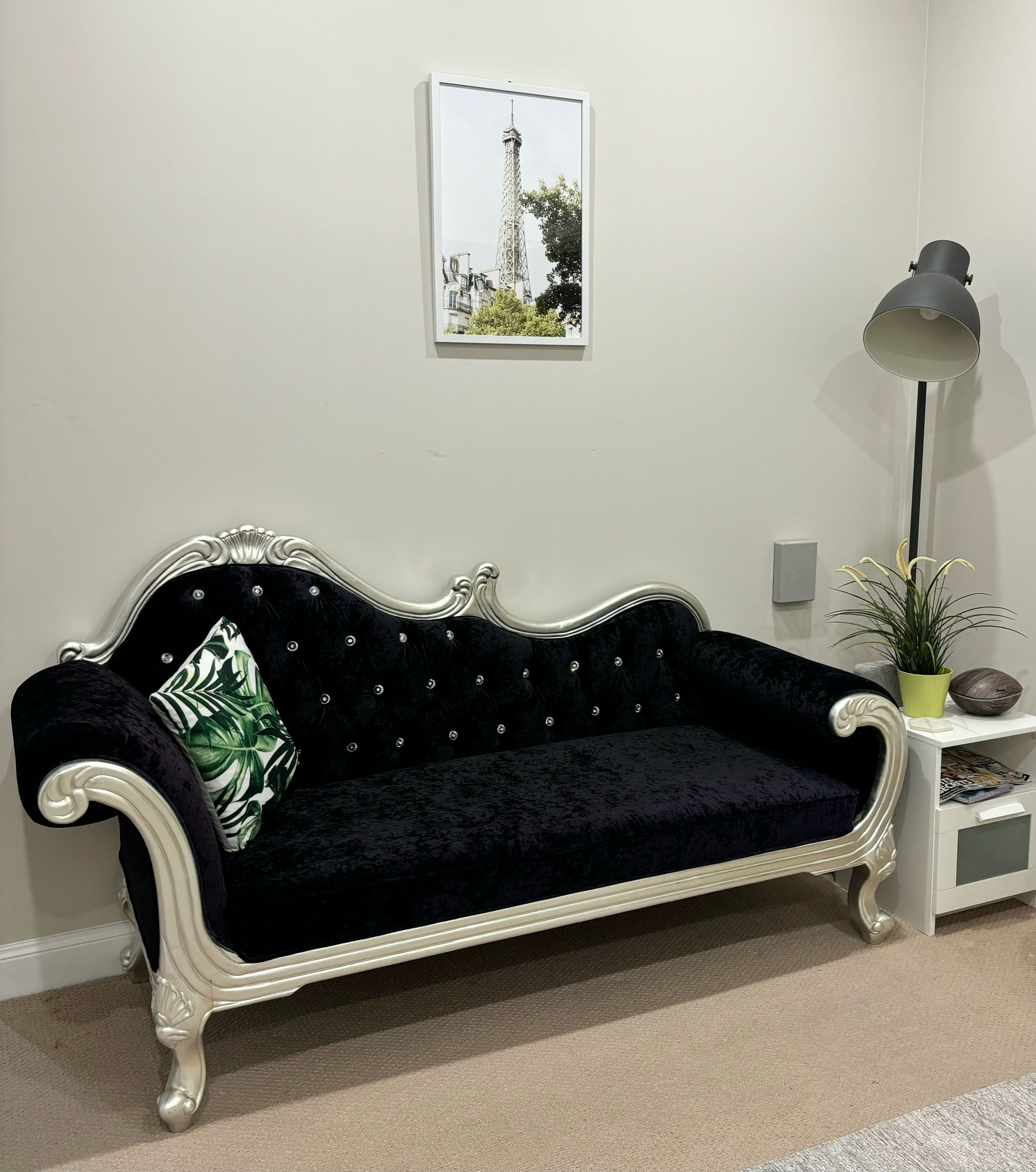 Preparing Cosmetic Mud Mask - Siva Beauty, Body and Soul in Bowral, NSW