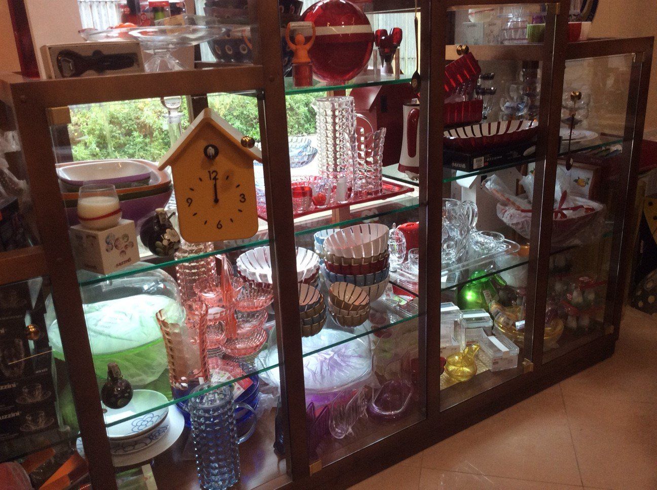 Interni del punto vendita annesso al centro di torrefazione