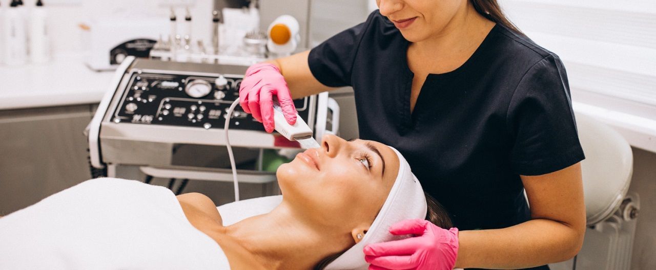 Tudo sobre a faculdade de Estética e Cosmética