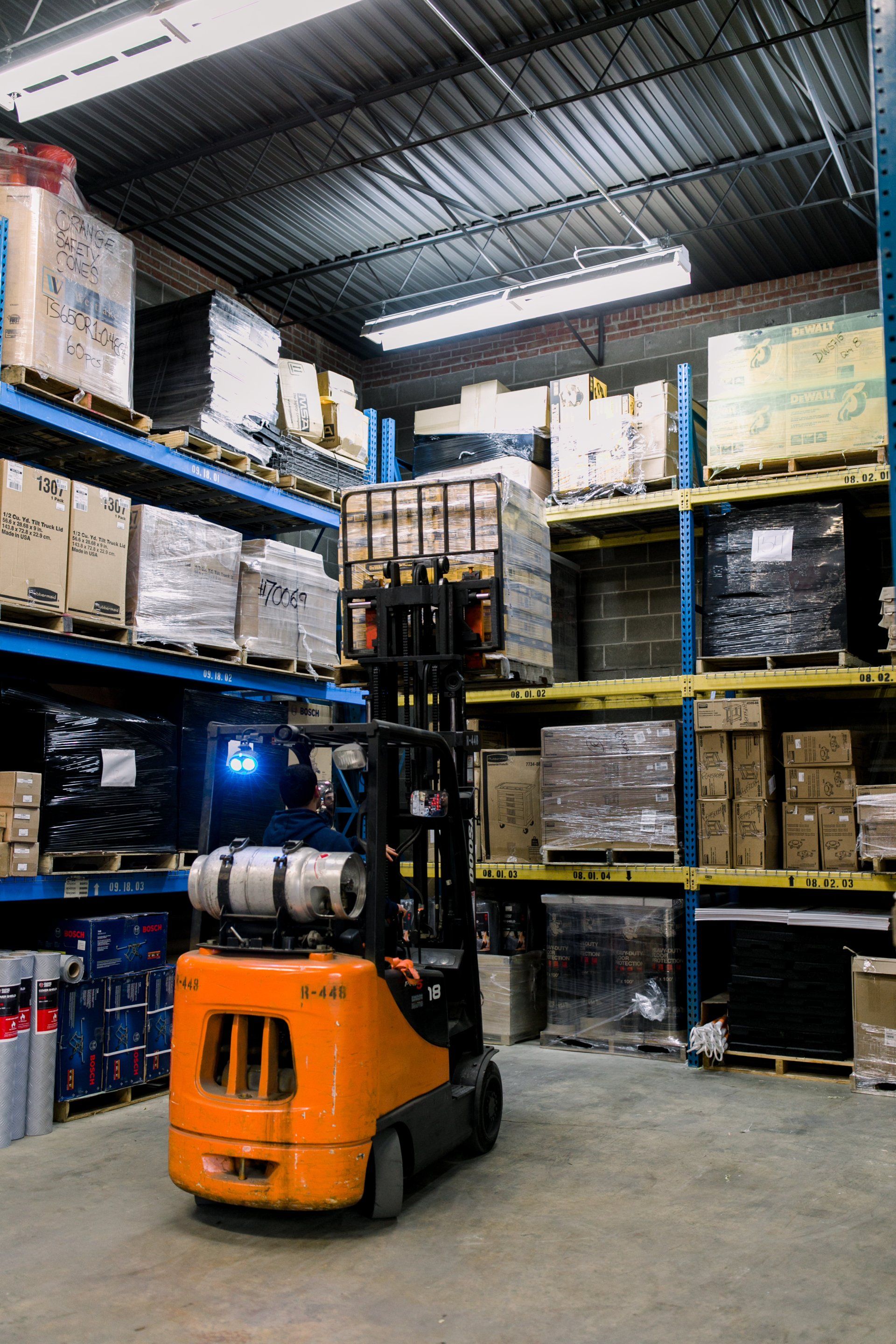 Warehouse and forklift