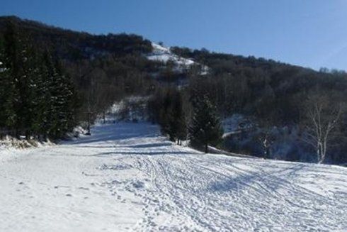 Durante la stagione invernale puoi praticare sport nella neve.