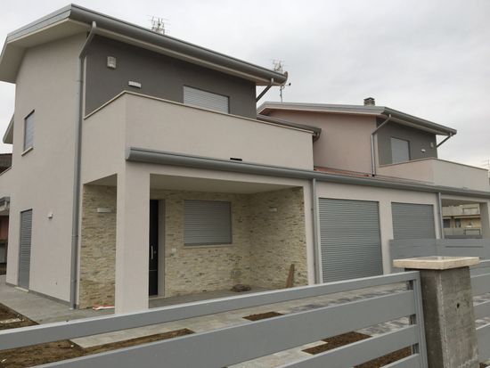 casa indipendente bifamiliare