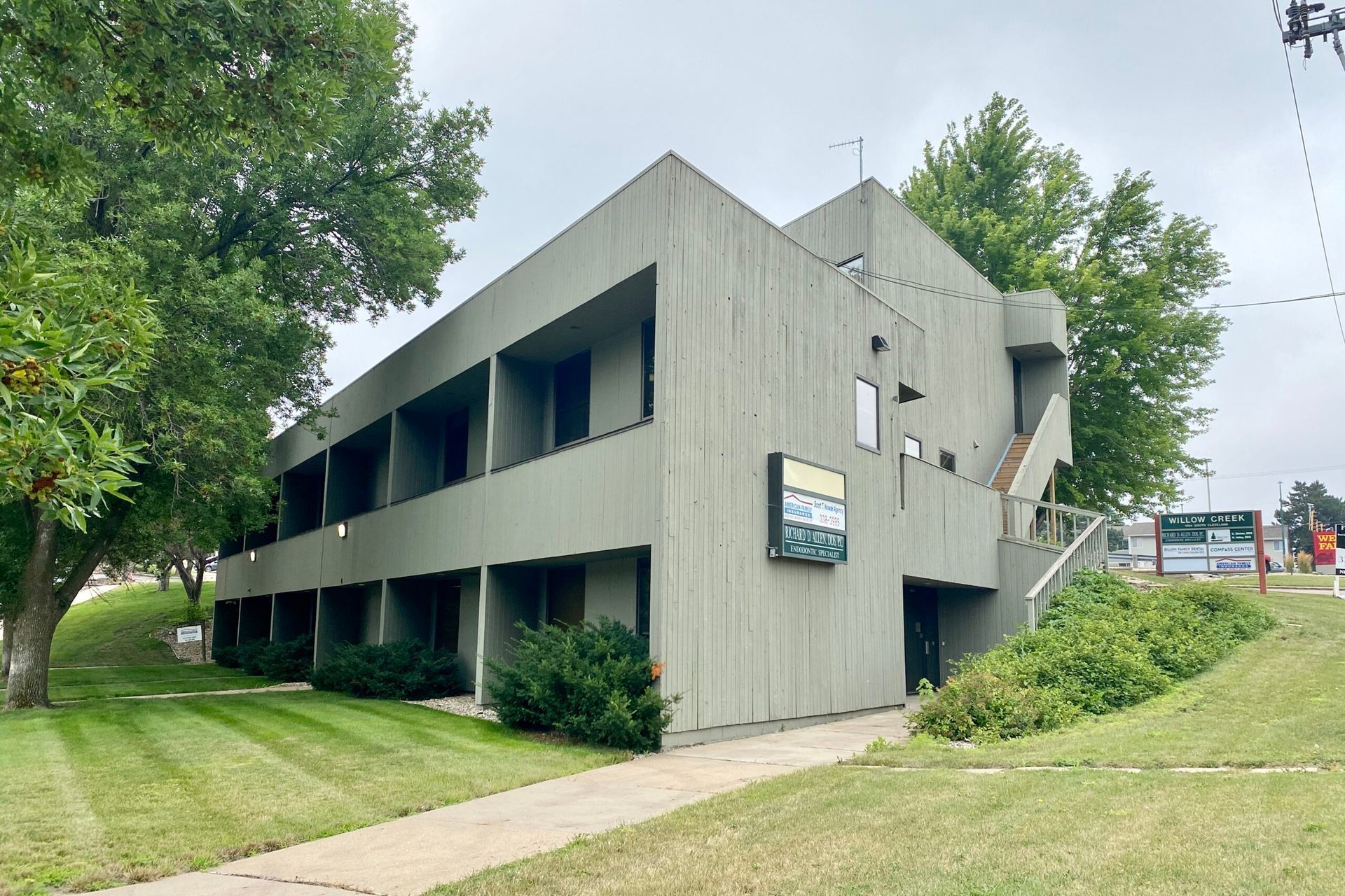 Willow Creek Professional Building